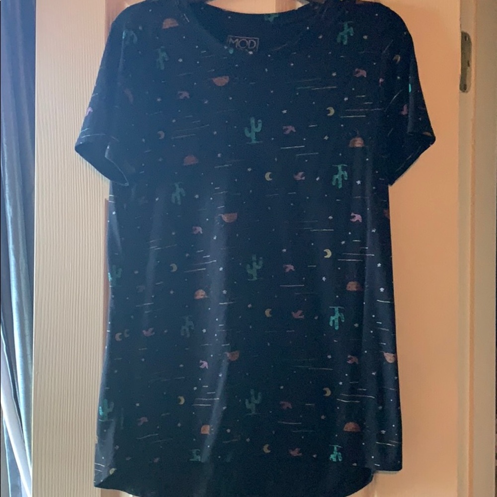Black tshirt